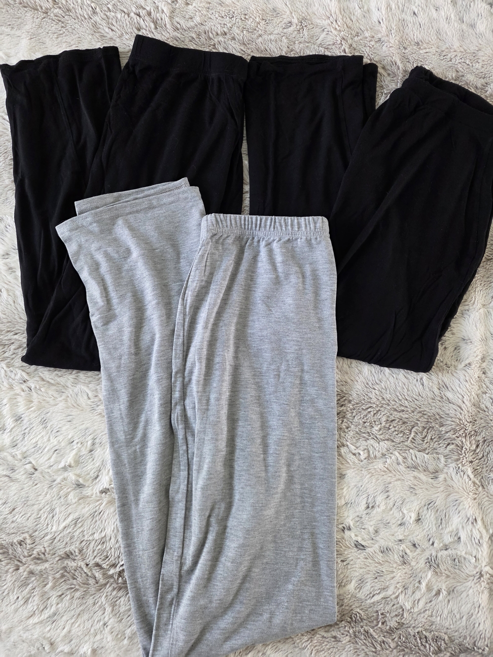 Boohoo -Bundle Of 3- Skirts in Black and Light Gray 10 - Picture 3 of 4